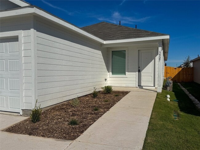 Photo - 3927 Selawik St