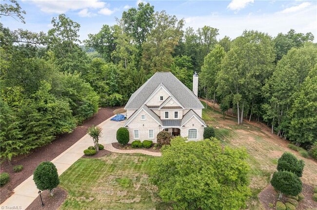 Building Photo - 7517 Henson Forest Dr