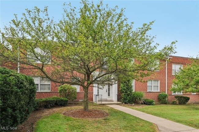 Photo - 3279 Warrensville Center Rd Unit 15D