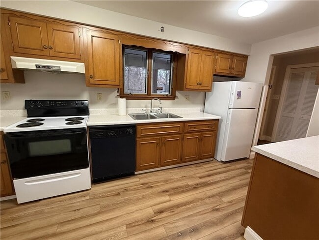 Photo - 825 10th Ave