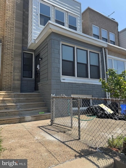 Building Photo - 2927 S Dewey St