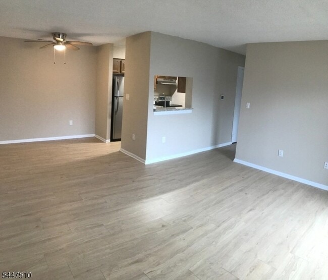 Photo - 4811 Ravens Crest Dr