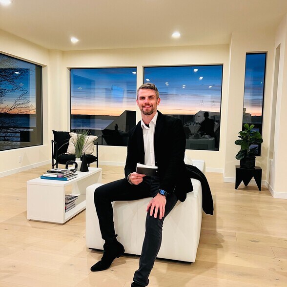 Primary Contact Photo