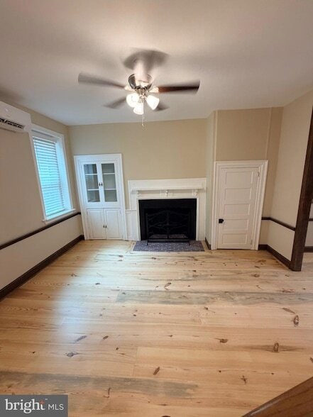 Photo - 121 E Union St