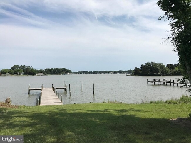 Photo - 660 Shore Dr