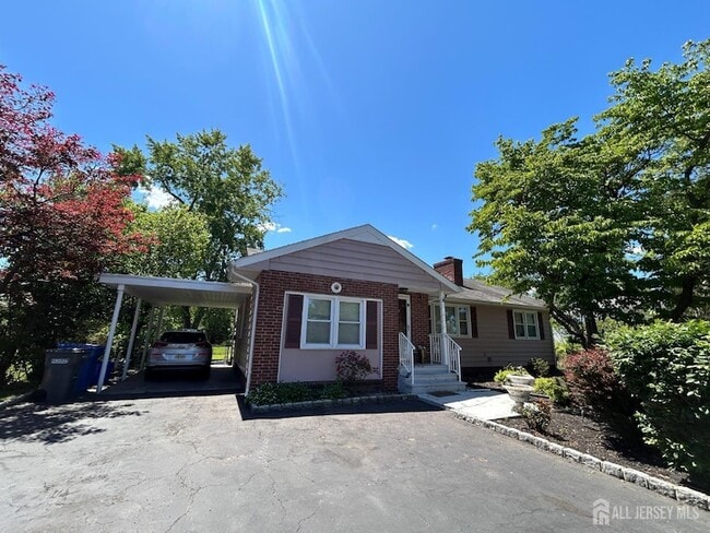 Photo - 869 Gates Ave