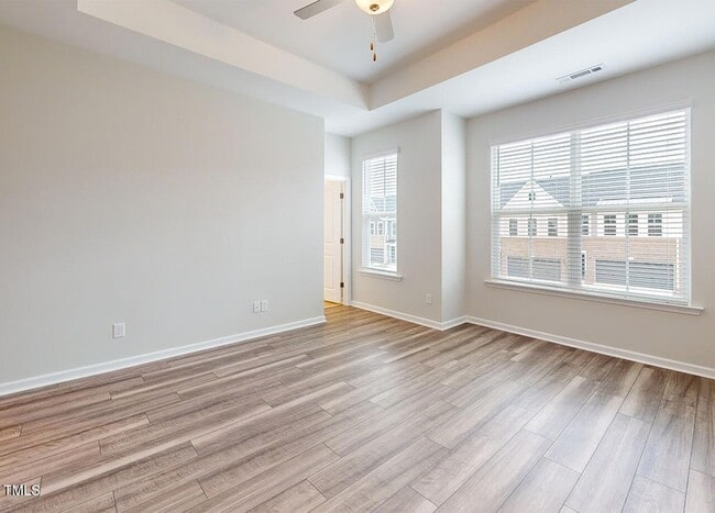 Photo - 129 Lemon Leaf Pl