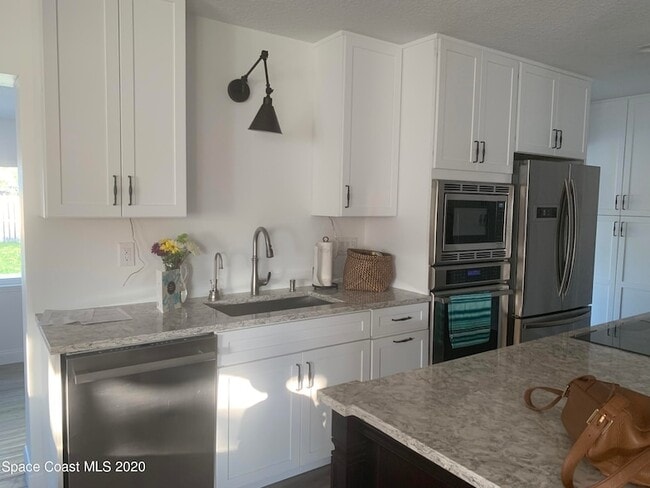 Photo - 120 Maple Dr