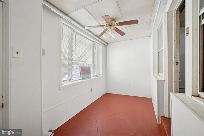 Photo - 5553 Matthews St