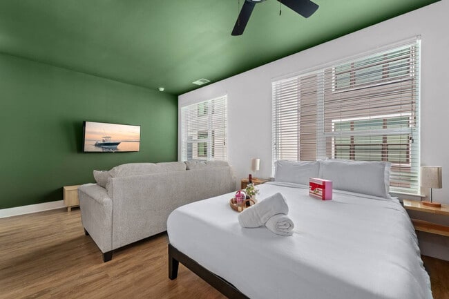 Photo - 2412 W Cypress St Unit ID1313890P