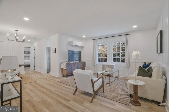 Building Photo - 1217 N Kensington St