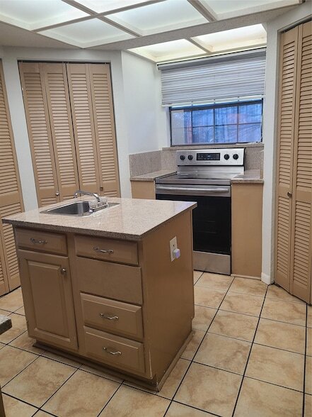 Photo - 305 Centennial Blvd