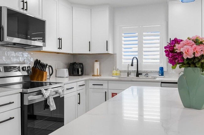 Photo - 274 Barlow Ave Unit FL3-ID1044428P