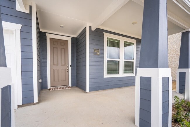 Photo - 5635 Huffines Blvd