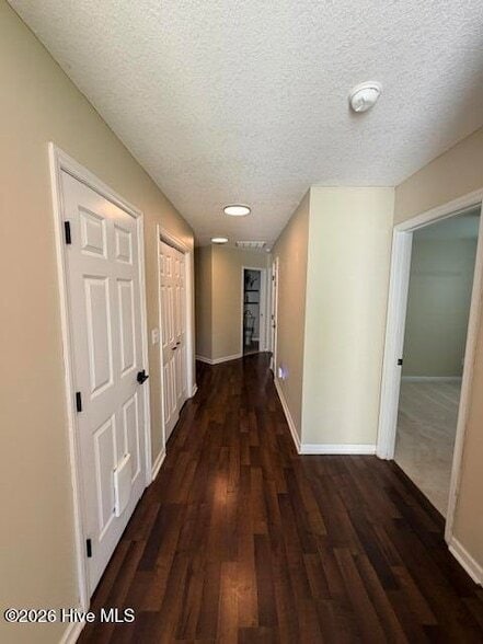 Building Photo - 157 Crooked Run Dr