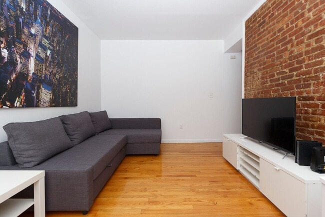 Building Photo - 300 E 93rd St Unit SI ID1032028P