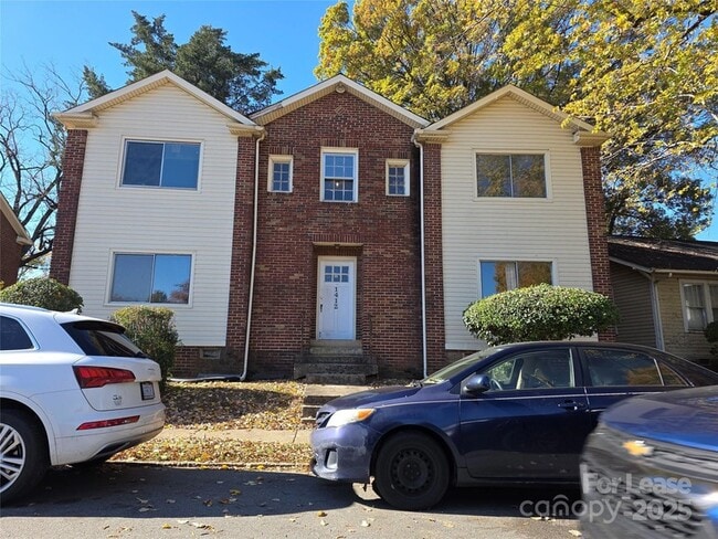 Building Photo - 1412 Park Dr Unit 4