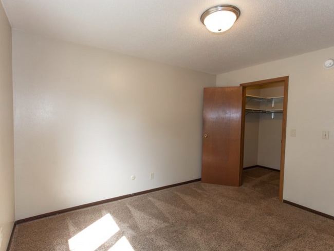 Photo - Parkway Apartments