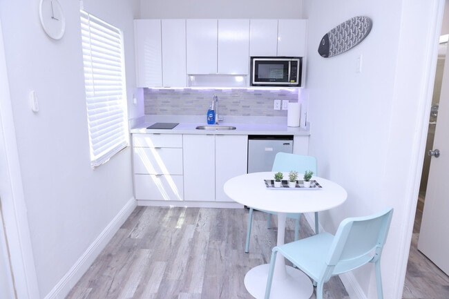 Photo - 1109 Douglas Rd Unit ID1056523P