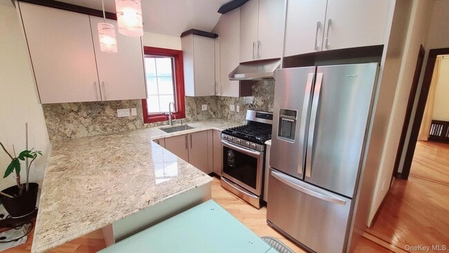 Photo - 64-47 Dieterle Crescent Unit 2