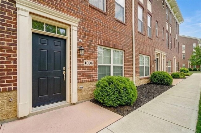 Photo - 1004 Parklake Row