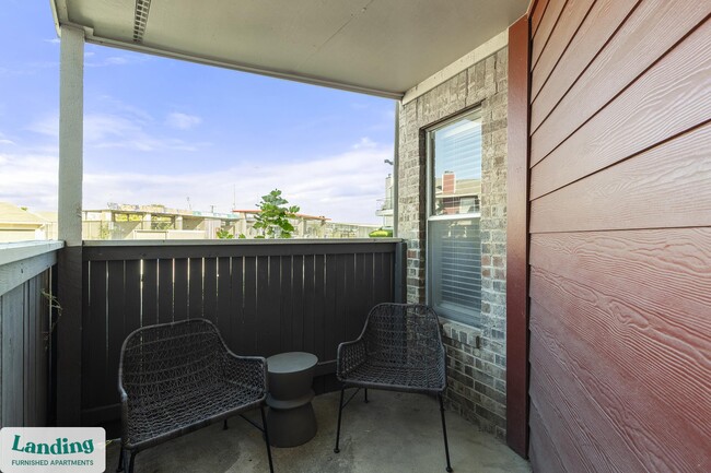 Photo - 1919 W Tarrant Rd Unit 405