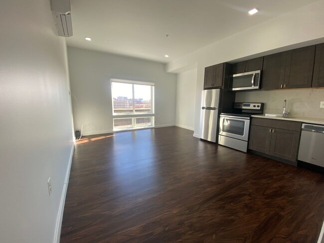 Photo - 824 N Calvert St