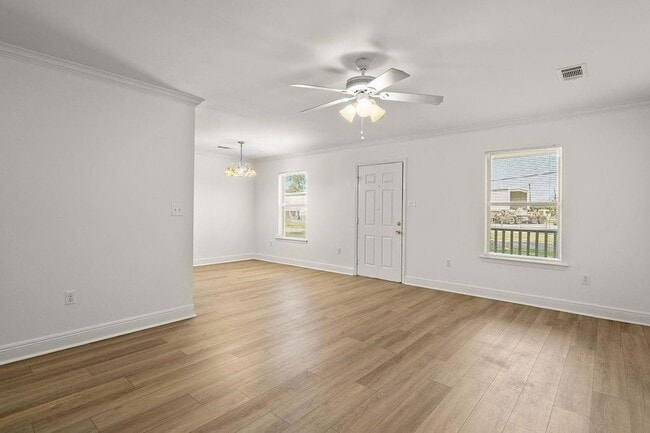 Photo - 403 W 33rd Ave