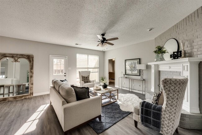 Photo - 5509 Fruitwood Dr