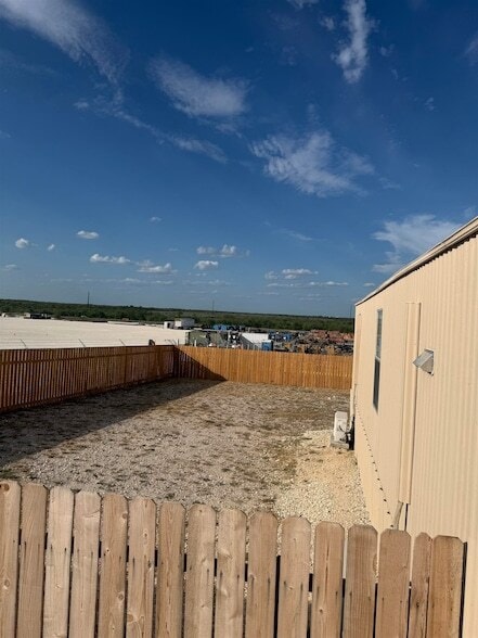 Photo - 303 Lewis Dr