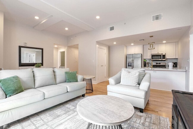 Building Photo - 1050 Annunciation St Unit SI ID1272300P