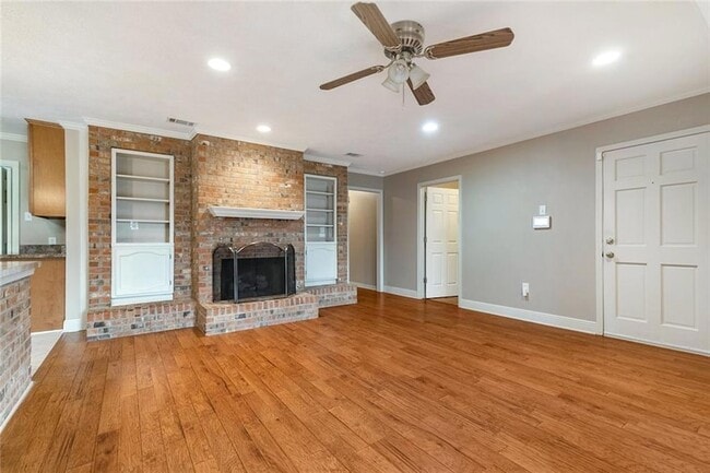 Photo - 4713 Ithaca St