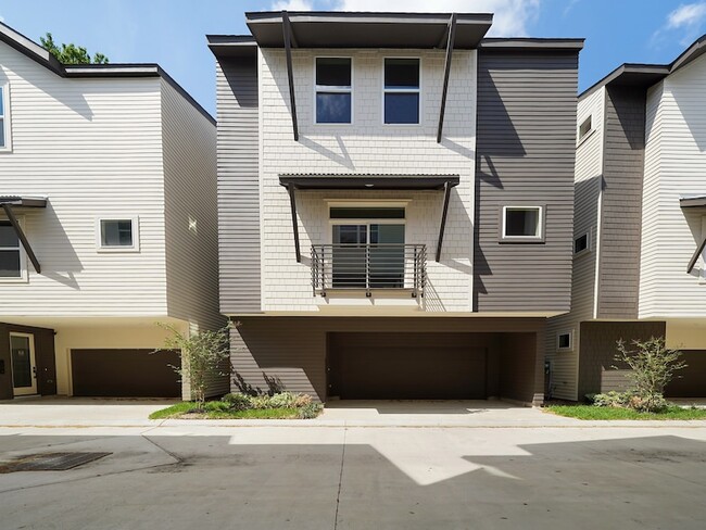 Building Photo - 861 Rachel St