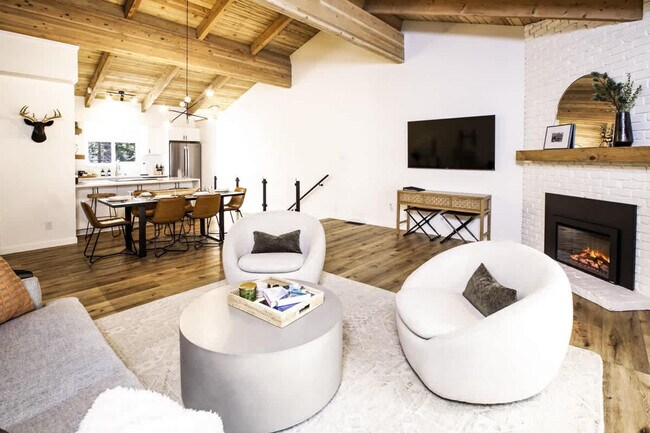 Photo - 321 Ski Way Unit SI ID1250765P