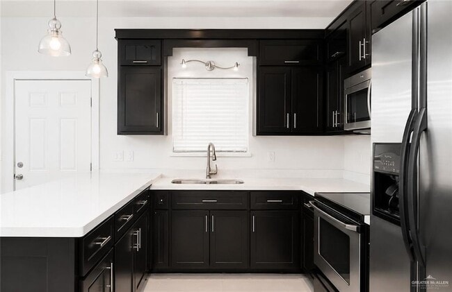 Photo - 1219 White Oak Dr Unit Apt 4
