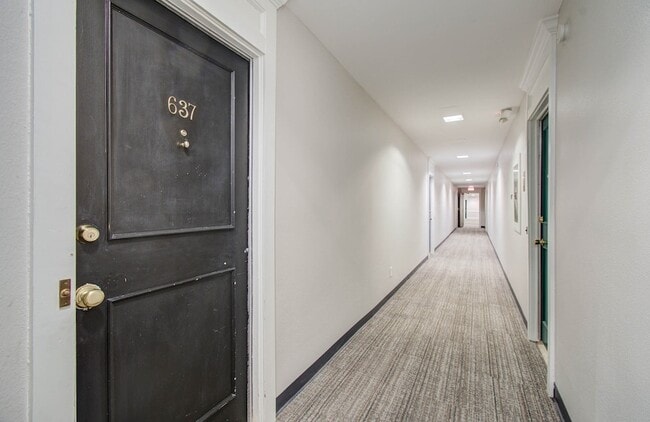 Photo - 355 N Post Oak Ln Unit 637