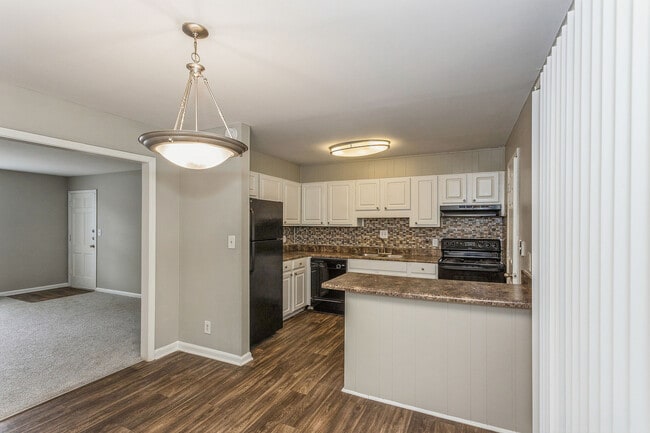 Photo - ReNew Chastain