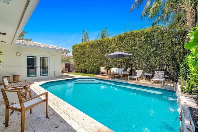 Photo - 5915 La Gorce Dr