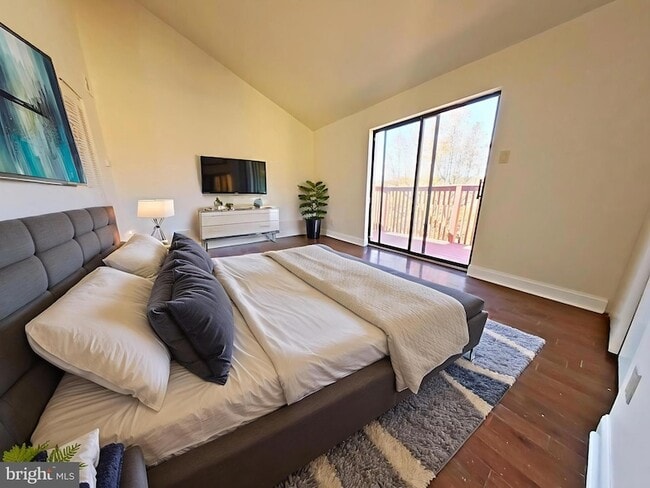 Photo - 828 N 26th St Unit 2