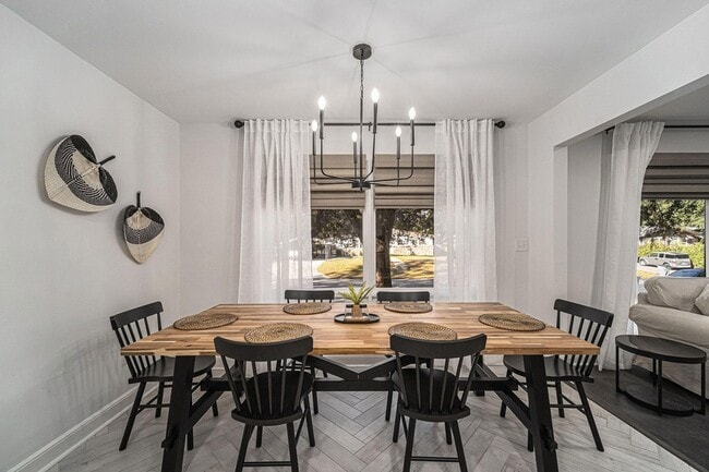 Photo - 5050 Pittman St