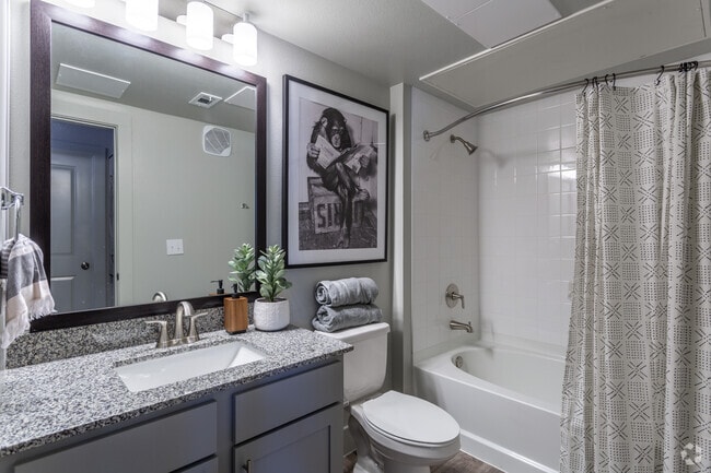 2BR, 2BA - 1,142SF - Reserve at Lake Jackson