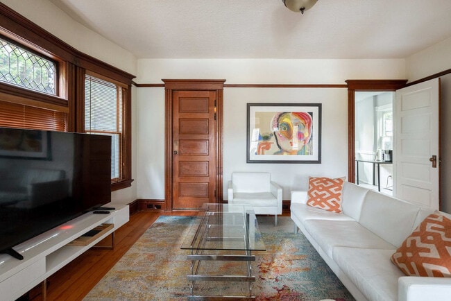 Photo - 26 NE 11th Ave Unit ID1309845P