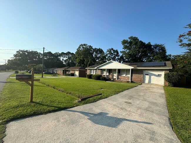 Photo - 4220 Oakridge Dr