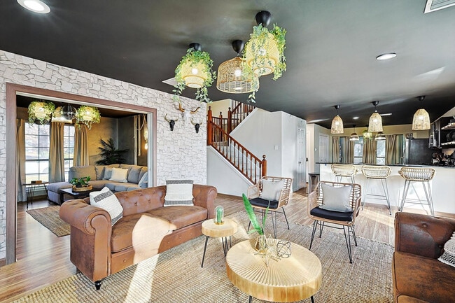 Building Photo - 708 Azalea Dr Unit SI ID1310919P