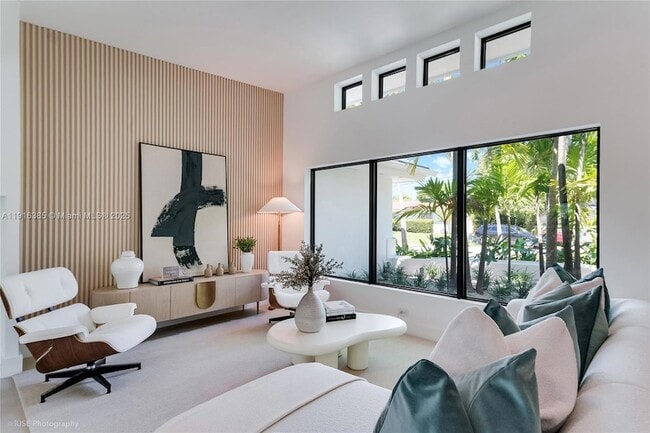 Photo - 1120 NE 86th St