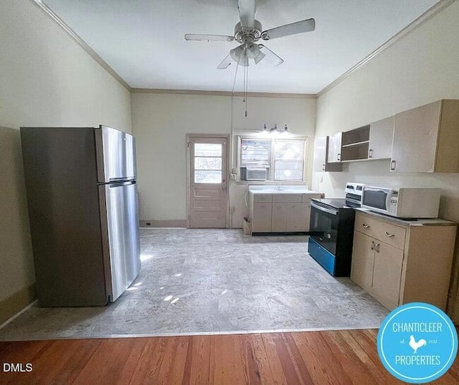 Photo - 305 Oakwood St Unit 2