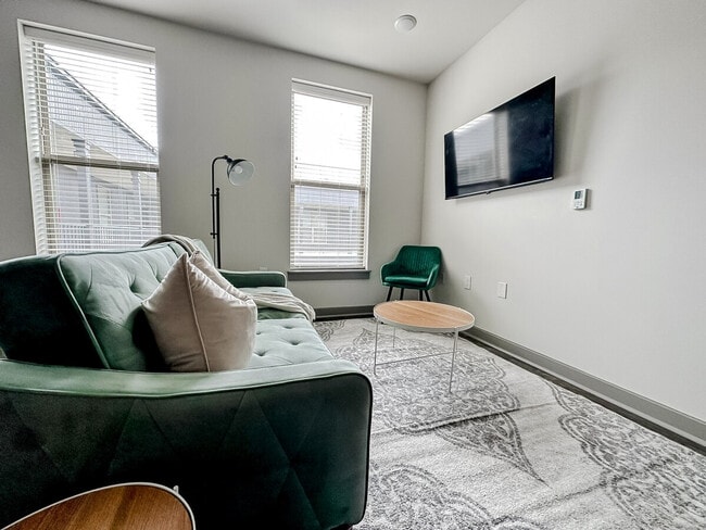 Photo - 111 E 4th St Unit ID1036784P