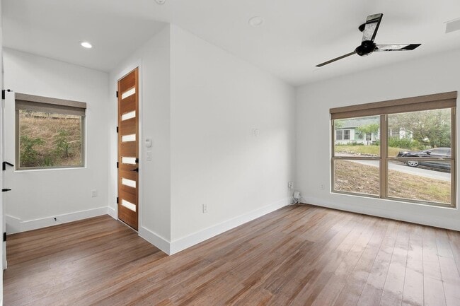Photo - 1193 E M. Franklin Ave