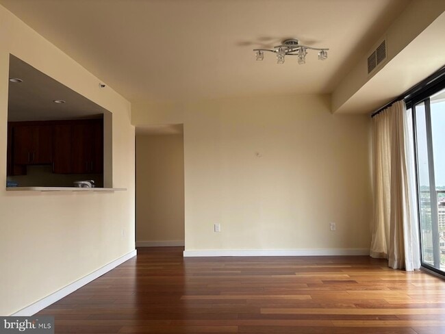 Photo - 1530 Key Blvd Unit 1130