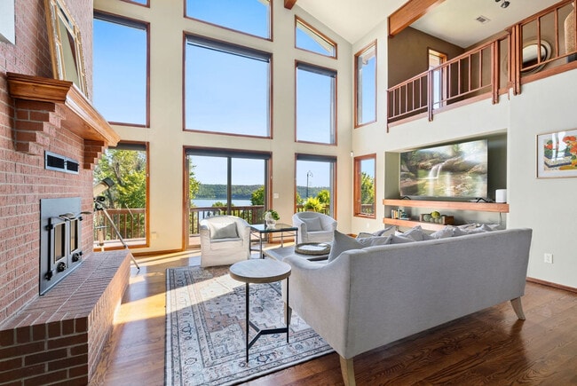 Building Photo - 31 Ravenshoe Rd Unit ID1263906P